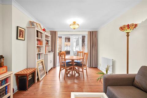 undefined, Sapphire Court, E1