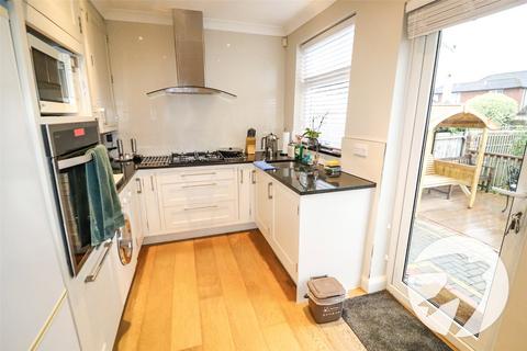 2 bedroom bungalow for sale, Coniston Road, Bexleyheath, DA7
