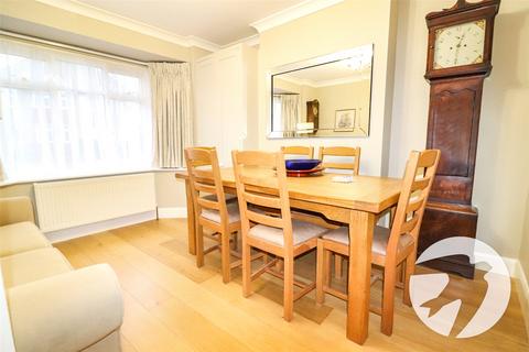 2 bedroom bungalow for sale, Coniston Road, Bexleyheath, DA7