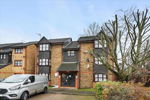 Studio for sale - Kestrel Close, London, NW10