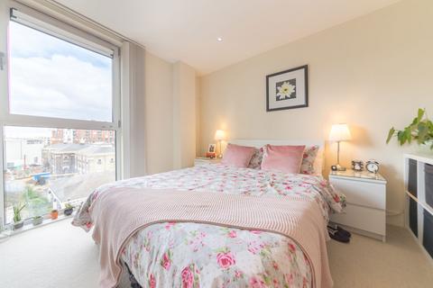 2 bedroom flat to rent, Merryweather Place, London SE10