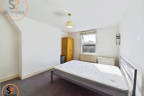 1 bedroom in a house share to rent, Surbiton Road room 2, Kingston upon Thames, Surrey