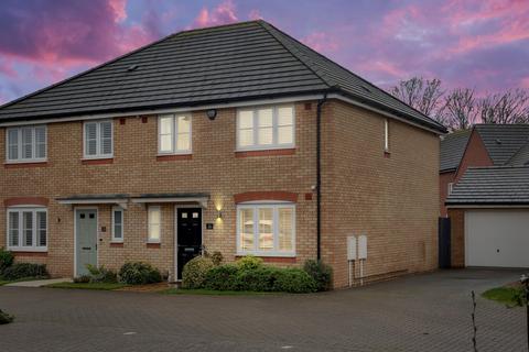 4 bedroom semi-detached house for sale, Vincent Gardens, Stevenage SG1