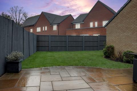 4 bedroom semi-detached house for sale, Vincent Gardens, Stevenage SG1