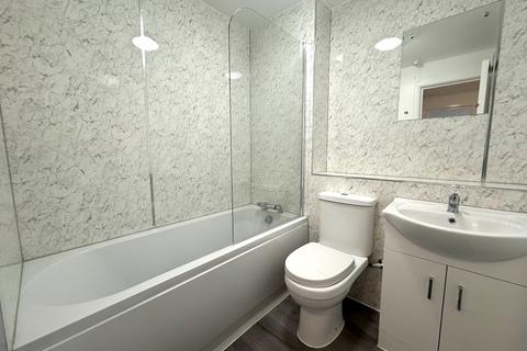 2 bedroom flat to rent, Derwent Road, London SE20