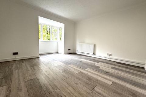 2 bedroom flat to rent, Derwent Road, London SE20