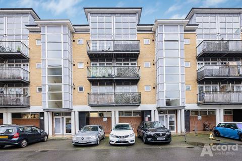 2 bedroom flat for sale, Malt House Place, Romford, RM1