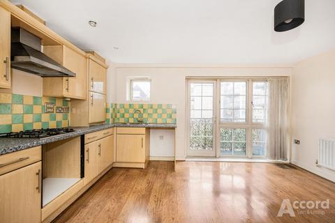 2 bedroom flat for sale, Malt House Place, Romford, RM1