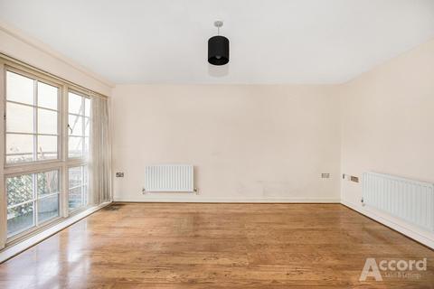 2 bedroom flat for sale, Malt House Place, Romford, RM1