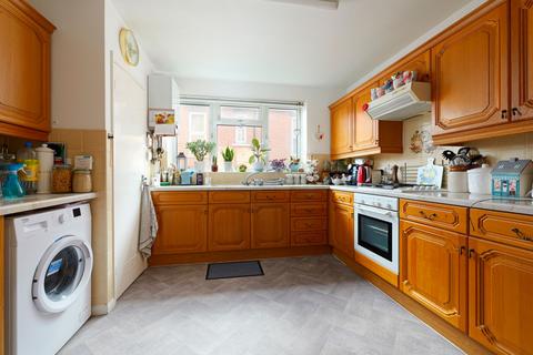 2 bedroom flat for sale, Cherry Garden Avenue, Harvey Court, CT19