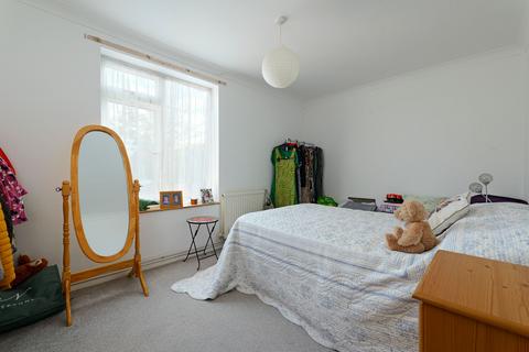 2 bedroom flat for sale, Cherry Garden Avenue, Harvey Court, CT19
