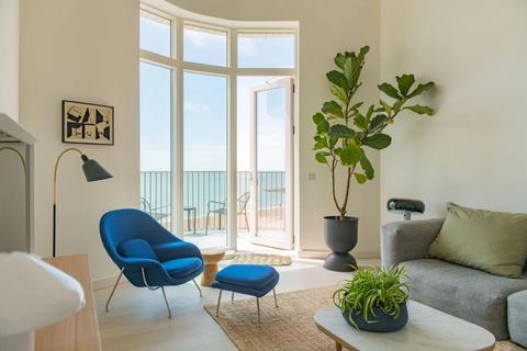 4 bedroom terraced house for sale, Shoreline Crescent, Folkestone, CT20