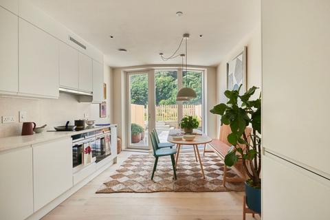 4 bedroom terraced house for sale, Shoreline Crescent, Folkestone, CT20