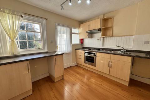 2 bedroom apartment to rent, High Street, Hythe, CT21
