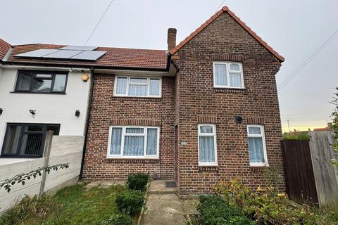 3 bedroom semi-detached house to rent, Queenswood Avenue, Hounslow, TW3