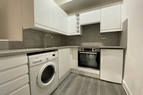 1 bedroom flat to rent, Albert Street, Edinburgh,