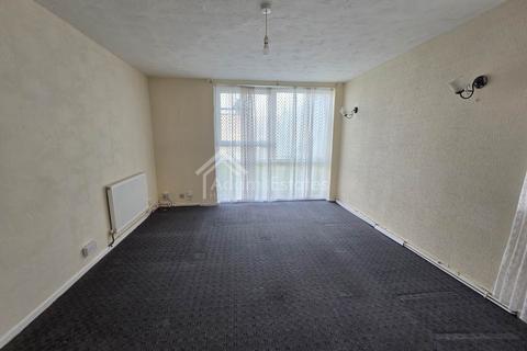 2 bedroom flat to rent, Cross Bank Road, Batley