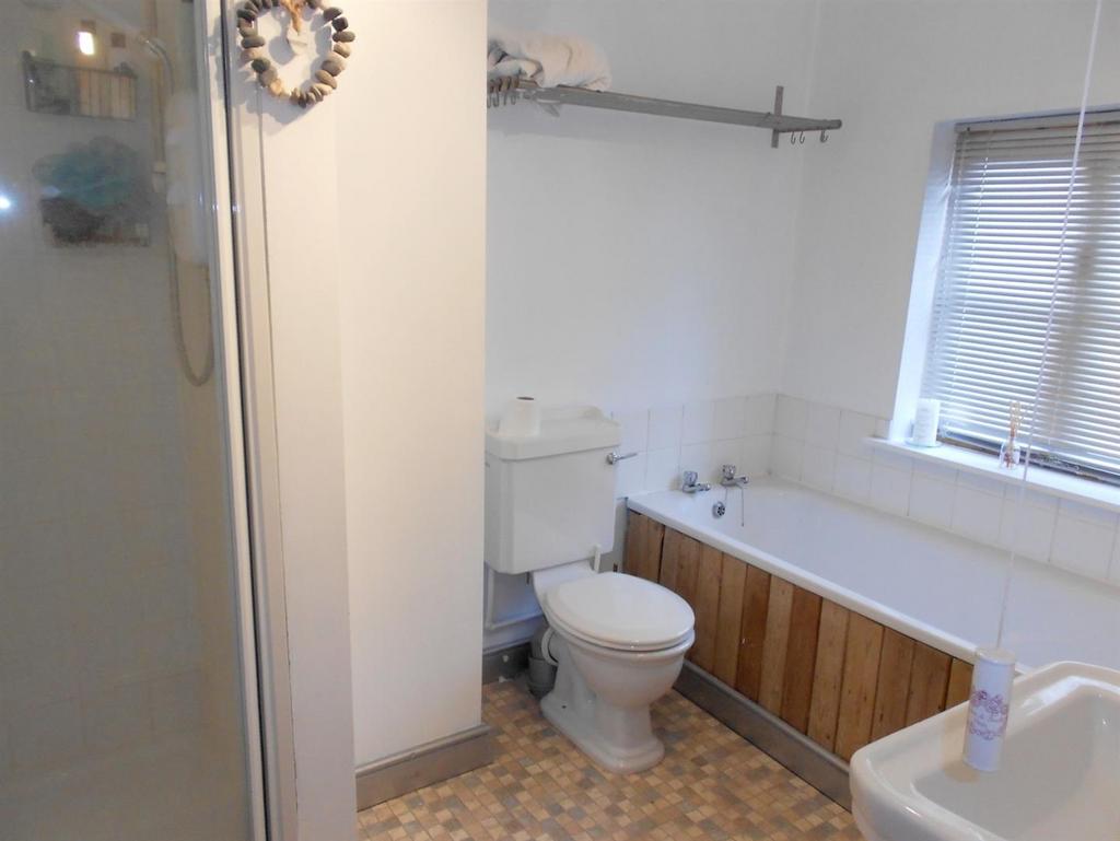 Bathroom (FILEminimizer)-1.JPG