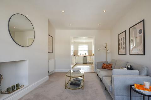 2 bedroom flat for sale, Victoria Rise, London SW4