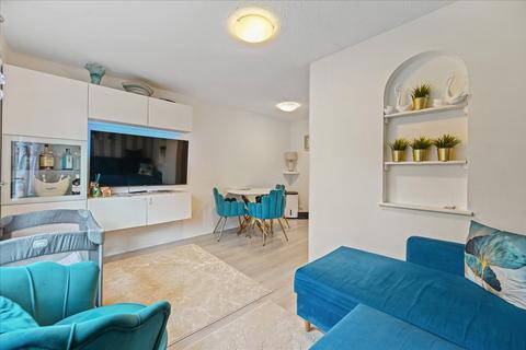 1 bedroom apartment for sale, Swallow Drive, London, NW10