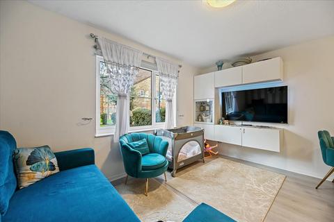 1 bedroom apartment for sale, Swallow Drive, London, NW10