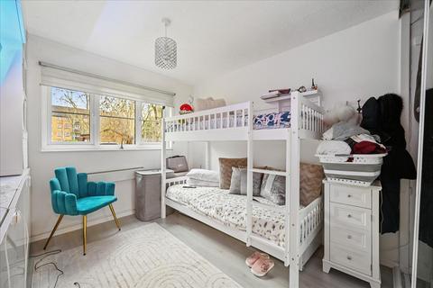 1 bedroom apartment for sale, Swallow Drive, London, NW10