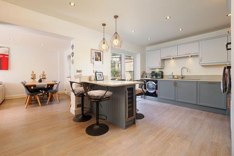 4 bedroom detached house for sale, James Close, Lyminge, CT18