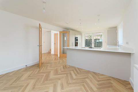 3 bedroom detached house for sale, Canterbury Road, Densole, CT18