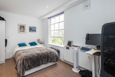 2 bedroom flat to rent, Lillie Road, Fulham SW6