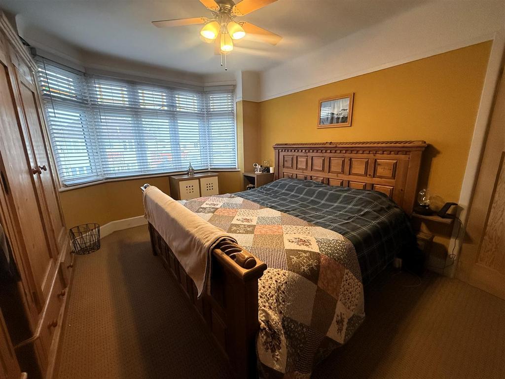 Bedroom 1 a.jpeg