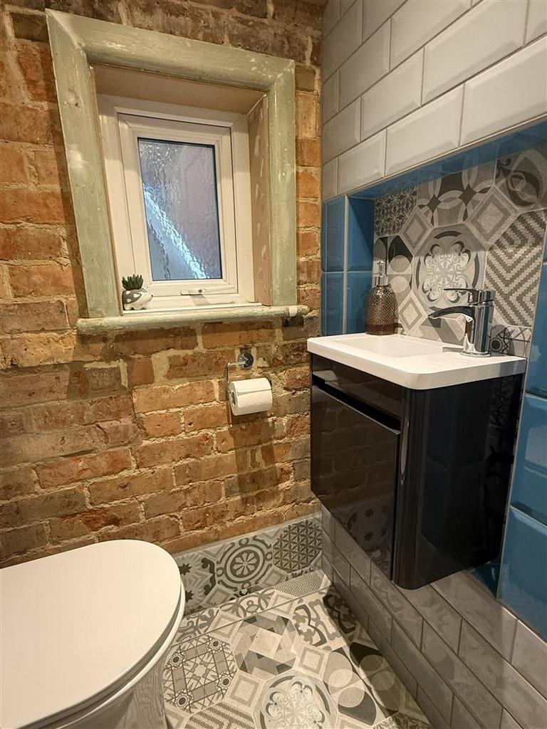 Cloakroom 2.jpg