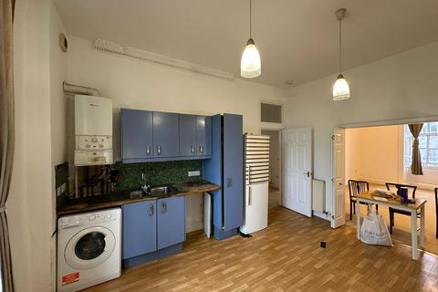 3 bedroom flat to rent, 7b, Charlotte Street, Perth, PH1 5LW