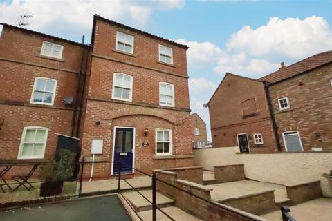 3 bedroom terraced house to rent, Allhallowgate, Ripon
