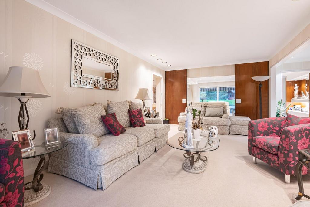 Reception room 1 (pic 2)