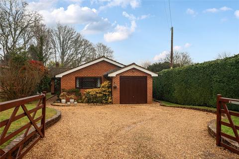 3 bedroom bungalow for sale - Botany Hill, The Sands, Farnham, Surrey, GU10