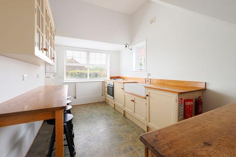 2 bedroom semi-detached house for sale, North Road, Hythe, CT21