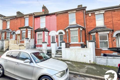 3 bedroom terraced house to rent, Curzon Road, Chatham, ME4