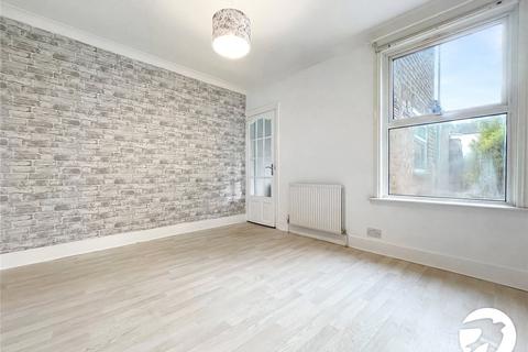 3 bedroom terraced house to rent, Curzon Road, Chatham, ME4