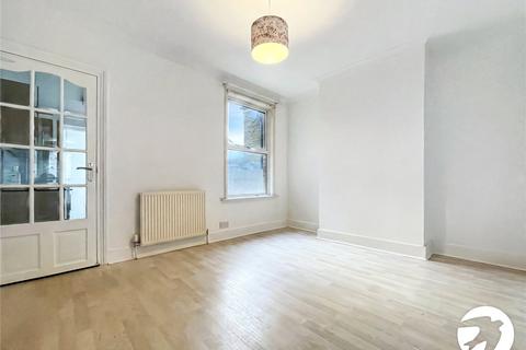 3 bedroom terraced house to rent, Curzon Road, Chatham, ME4