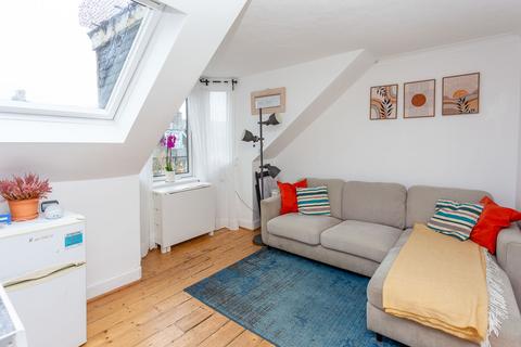 1 bedroom flat for sale, 19/3 Rosevale Place, Edinburgh EH6 8AP