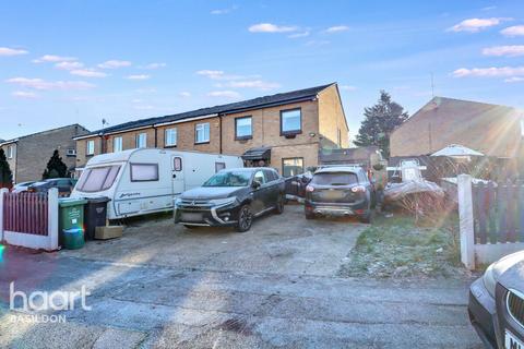 4 bedroom end of terrace house for sale, Queens Road, Basildon