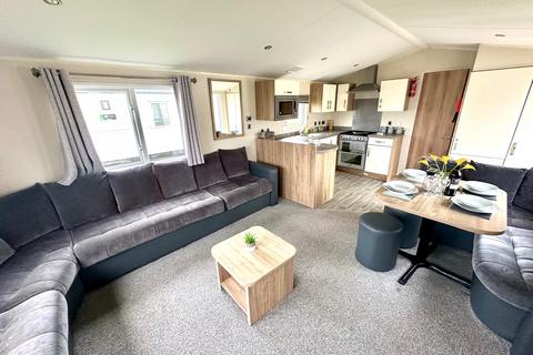 3 bedroom detached house for sale, Low Road, Harwich CO12