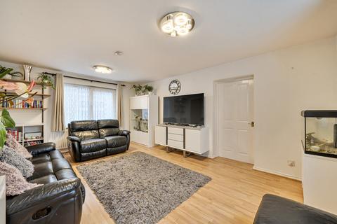 4 bedroom end of terrace house for sale, Beadnell Road, London
