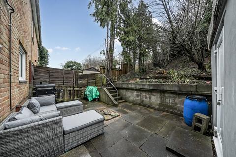 4 bedroom end of terrace house for sale, Beadnell Road, London