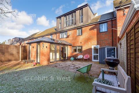 undefined, Pinova Close, Crawley RH11