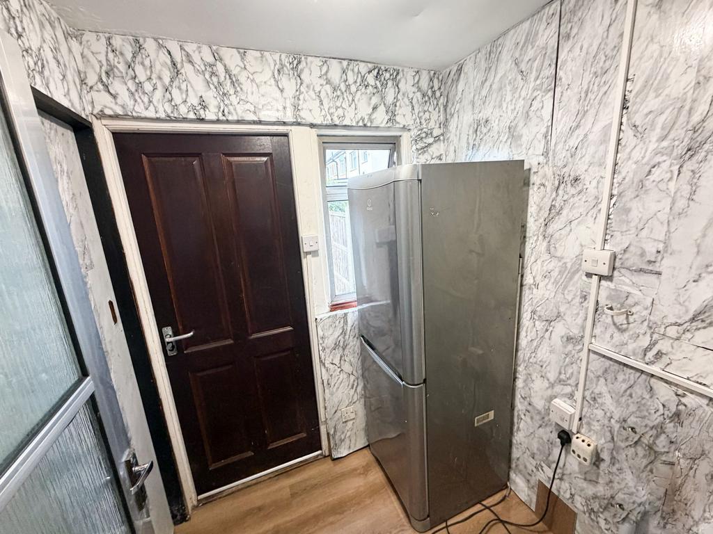 Whalebone Ln South RM8