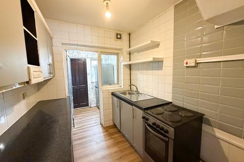 undefined, Whalebone Lane South, Dagenham, RM8