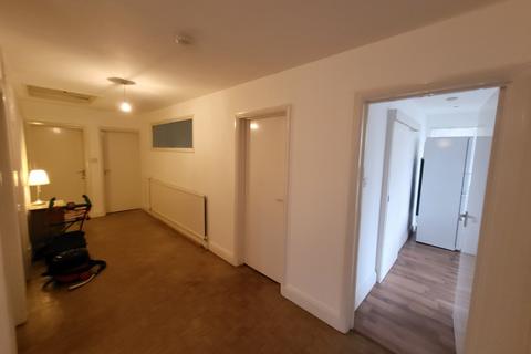 4 bedroom bungalow to rent, Mitcham CR4