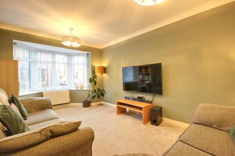 3 bedroom detached house for sale, Curtis Grove, Cottingham