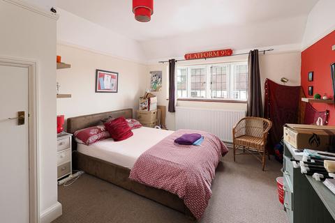 undefined, High Street, Elham, CT4